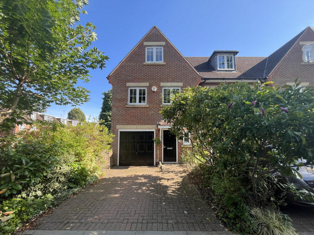 Woodgate Mews, Nascot Wood, Watford WD17 4PG