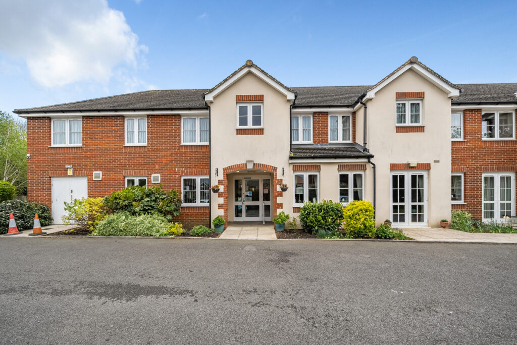Pheasant Court, Holtsmere Close, Watford WD25 9AF