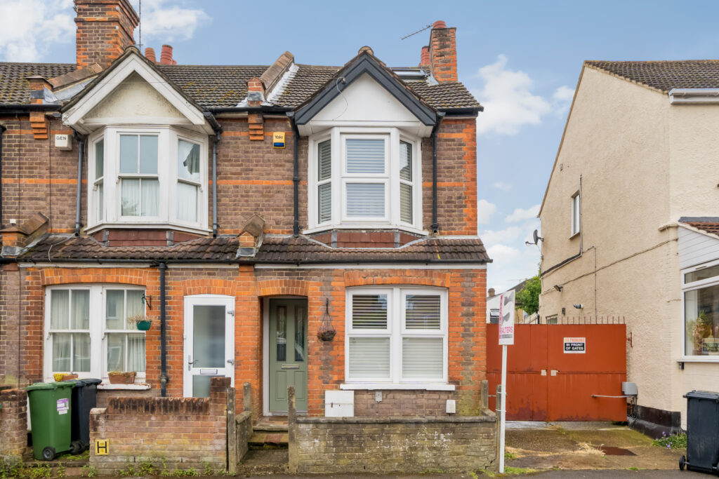Gammons Lane, Watford WD24 6BY