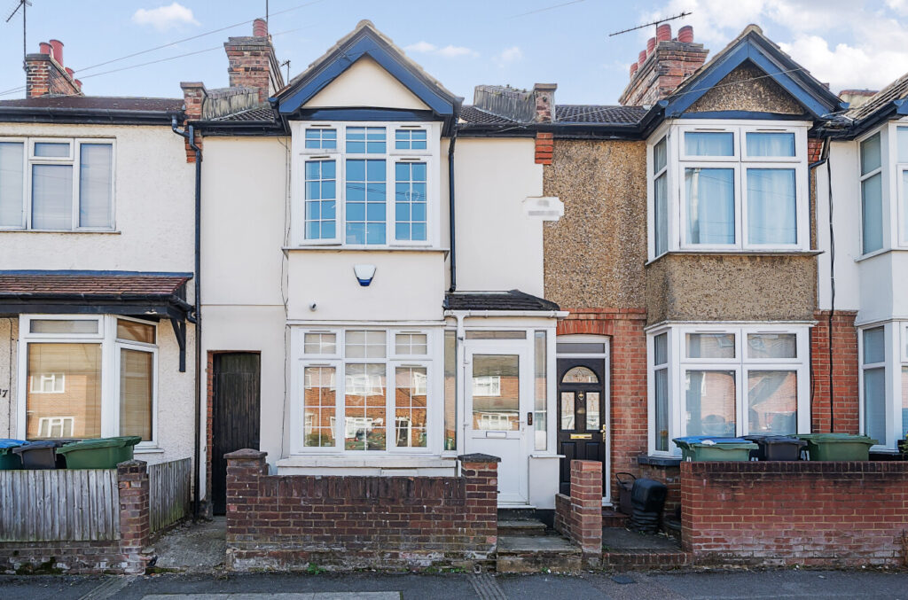 Gammons Lane, Watford WD24 6BY