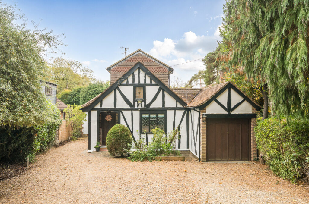 Tudor Cottage, Bucknalls Lane, Watford WD25 9NH