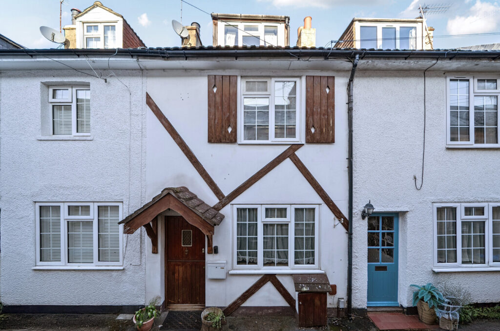 Terrace Gardens, Nascot Wood, Watford WD17 1RB