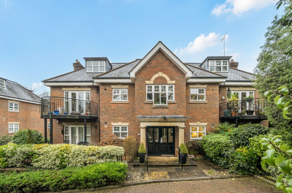 THE CHANTRIES, UXBRIDGE ROAD, STANMORE HA7 3LG