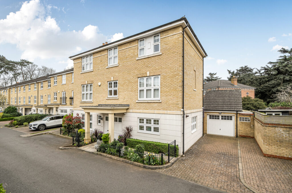 Colnhurst Road, Nascot Wood, Watford WD17 4BZ