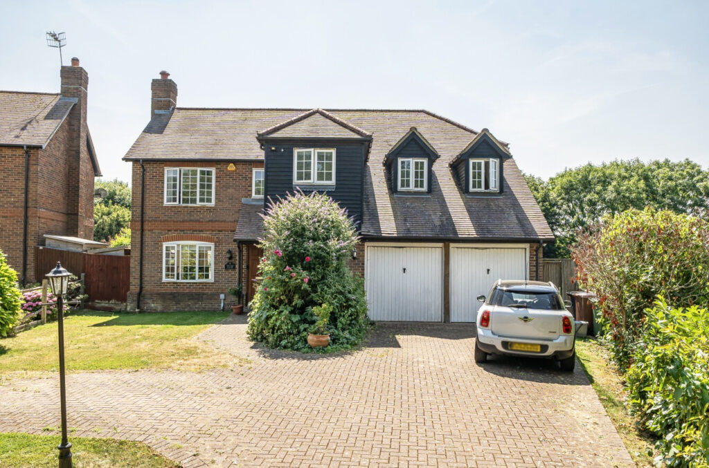 Morgan Gardens, Aldenham, Herts WD25 8BF