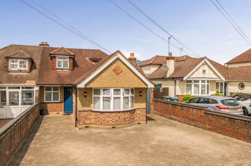 Wimborne Grove, Nascot Wood, Watford WD17 4JE