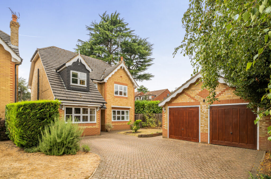 Alexandra Mews, Nascot Wood, Watford WD17 4DT